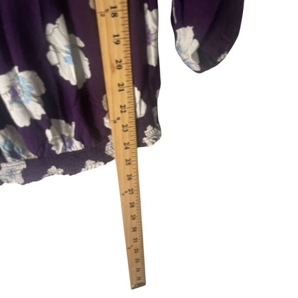 Old Navy Women's Size Medium Purple Hibiscus Floral 3/4 Sleeve Top - Picture 8 of 8